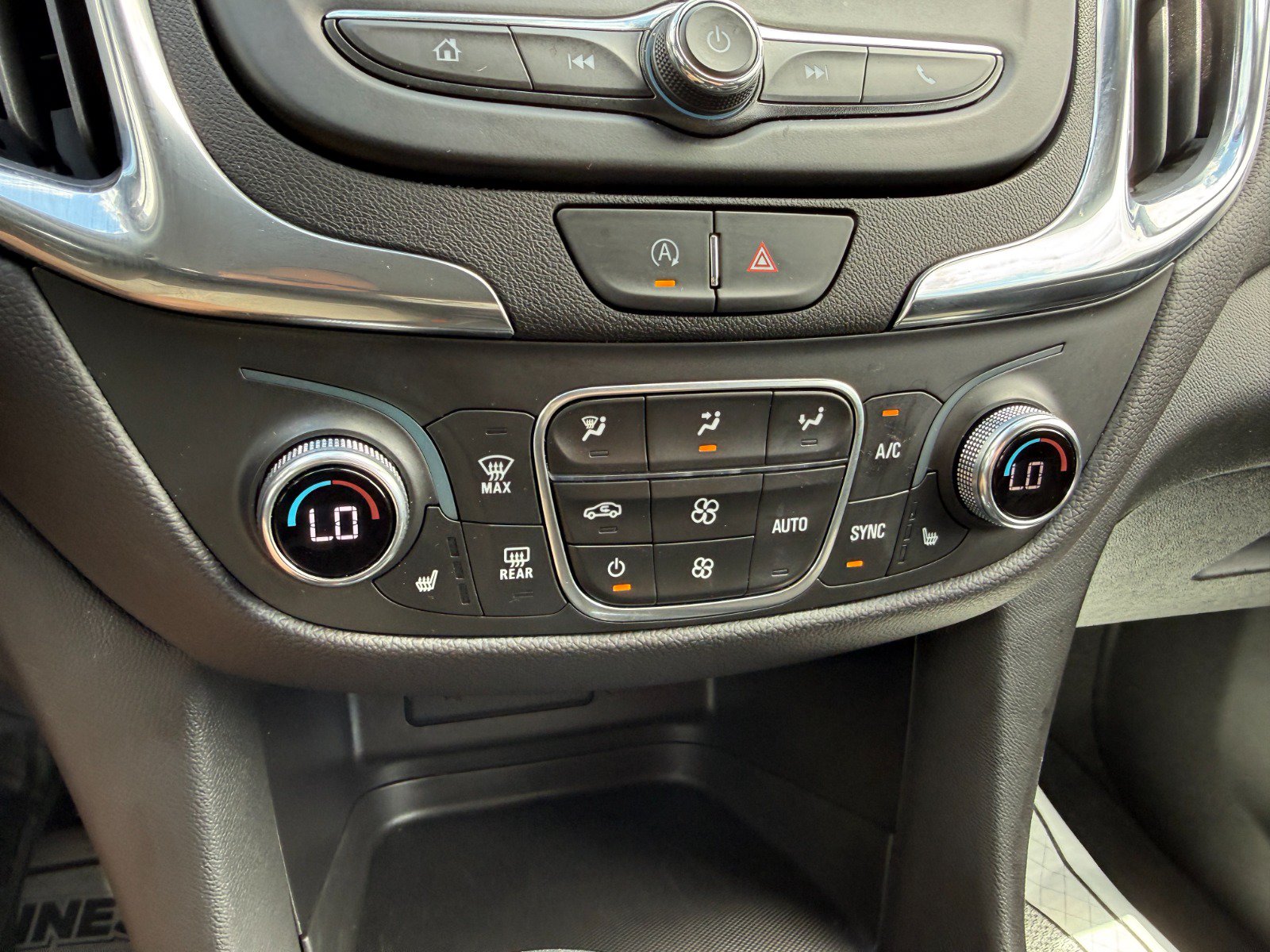 Used 2024 Chevrolet Equinox LT AWD/4WD image 32