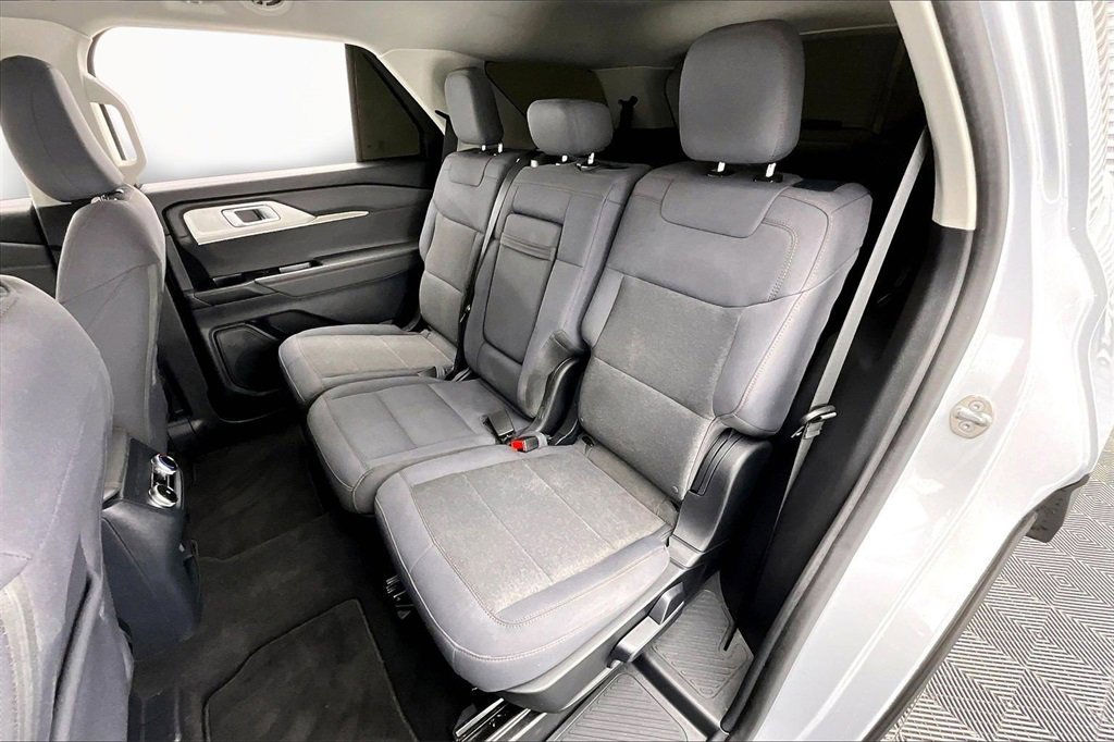 Used 2025 Ford Explorer Active image 26