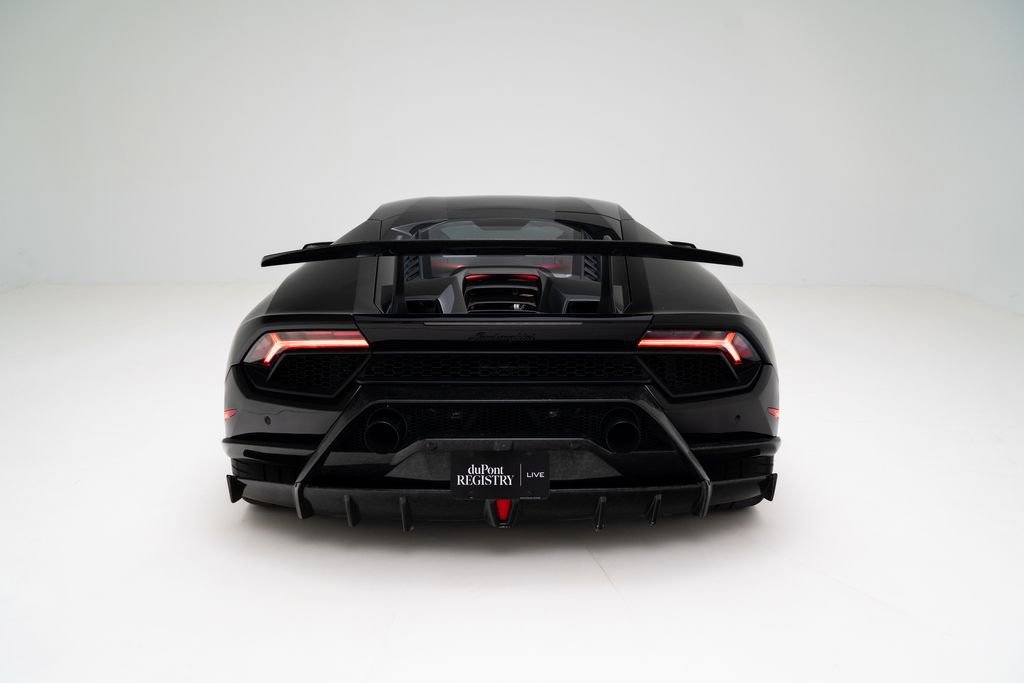 Used 2018 Lamborghini Huracan Performante AWD/4WD image 5