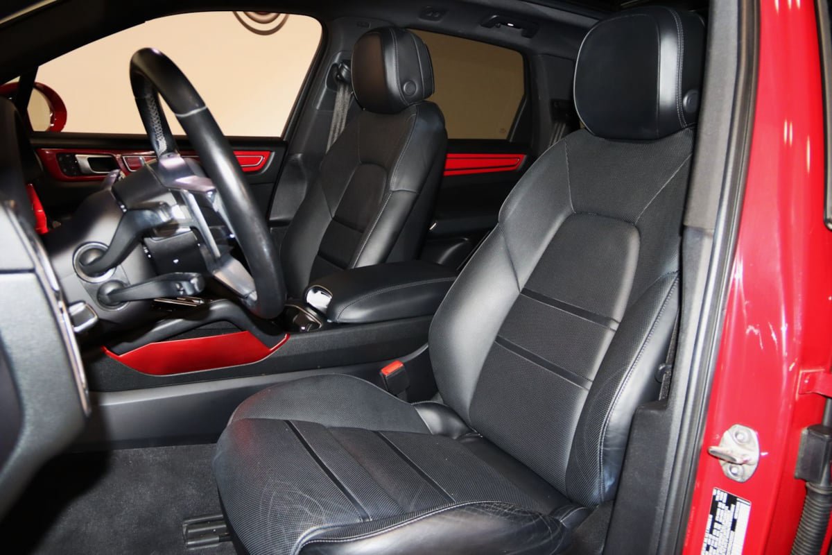Used 2022 Porsche Cayenne Platinum Edition AWD/4WD image 45
