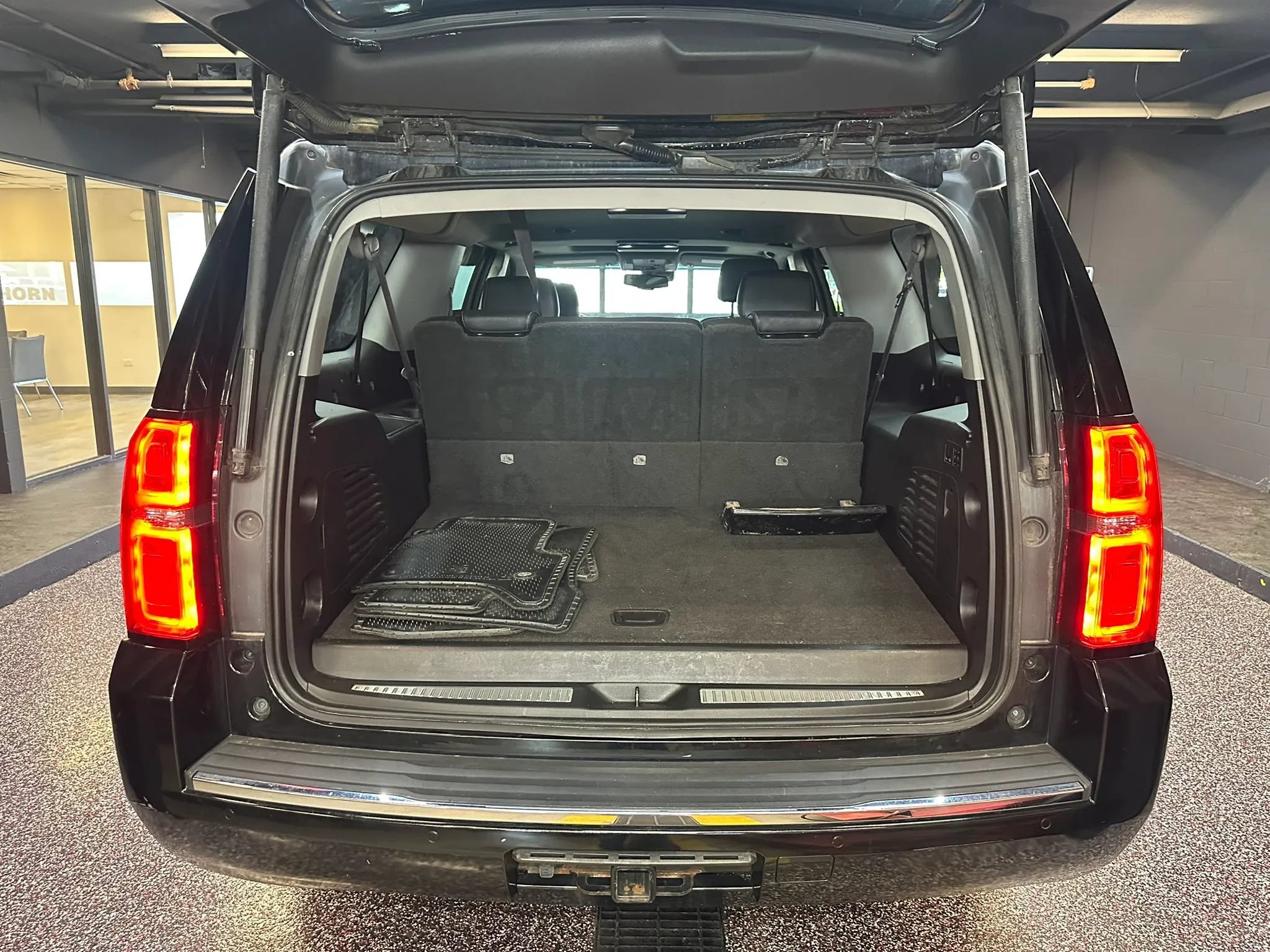 Used 2016 Chevrolet Suburban LTZ AWD/4WD image 25