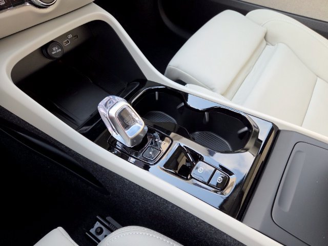 New 2026 Volvo XC40 B5 Plus w/ Protection Package Premier AWD/4WD image 26