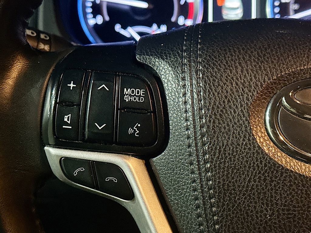 Used 2019 Toyota Highlander XLE image 11