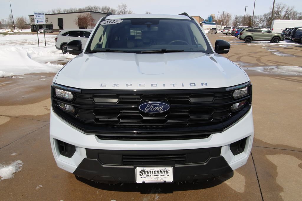 Used 2025 Ford Expedition Max Active image 2