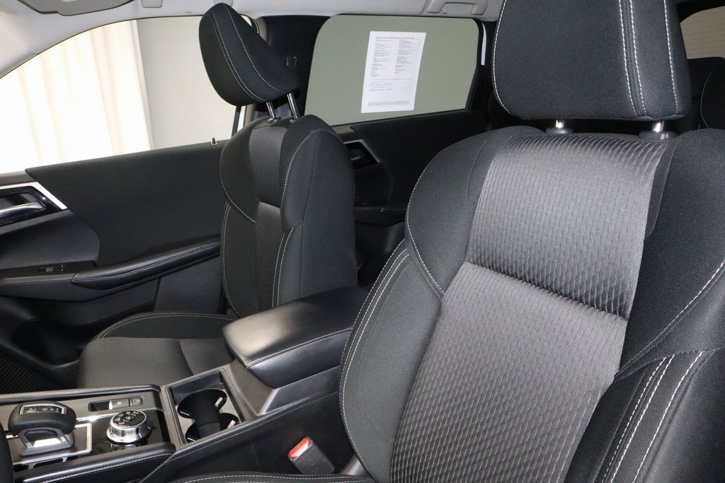 Used 2023 Mitsubishi Outlander ES image 25