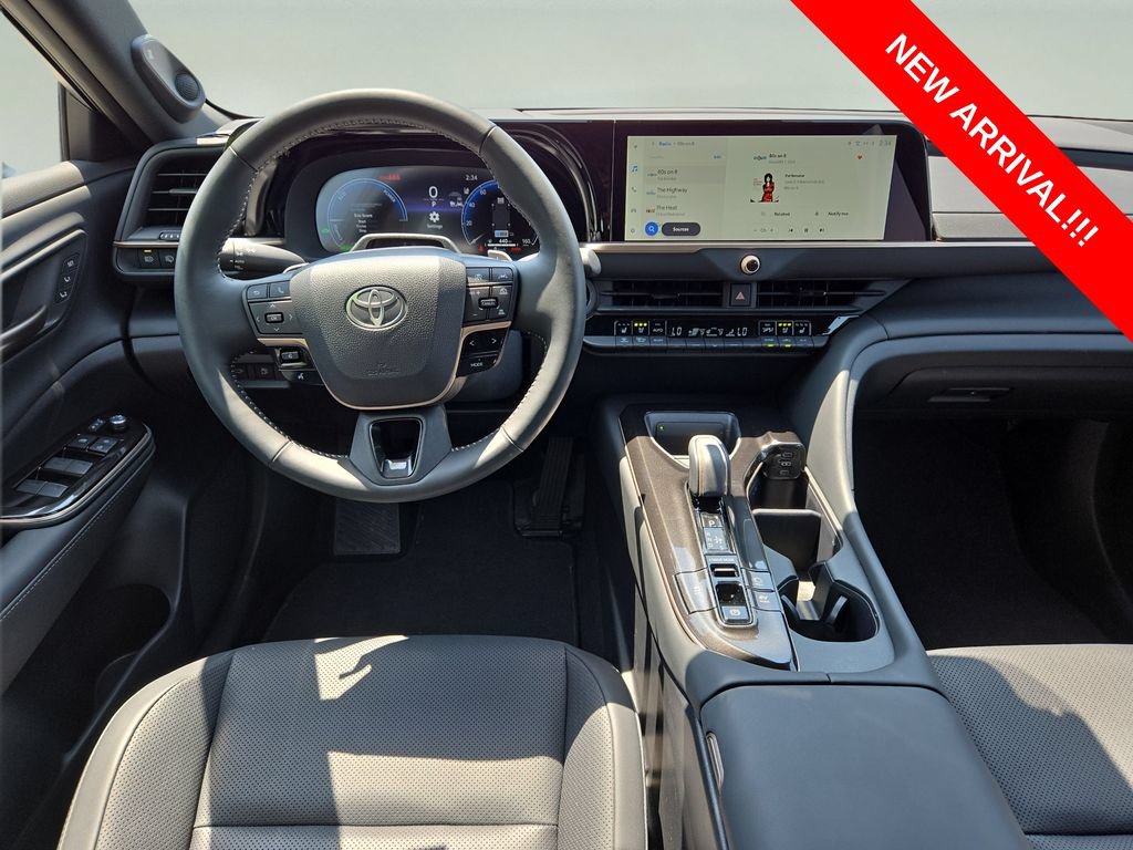 Used 2025 Toyota Crown Signia w/ Advanced Technology Package AWD/4WD image 10