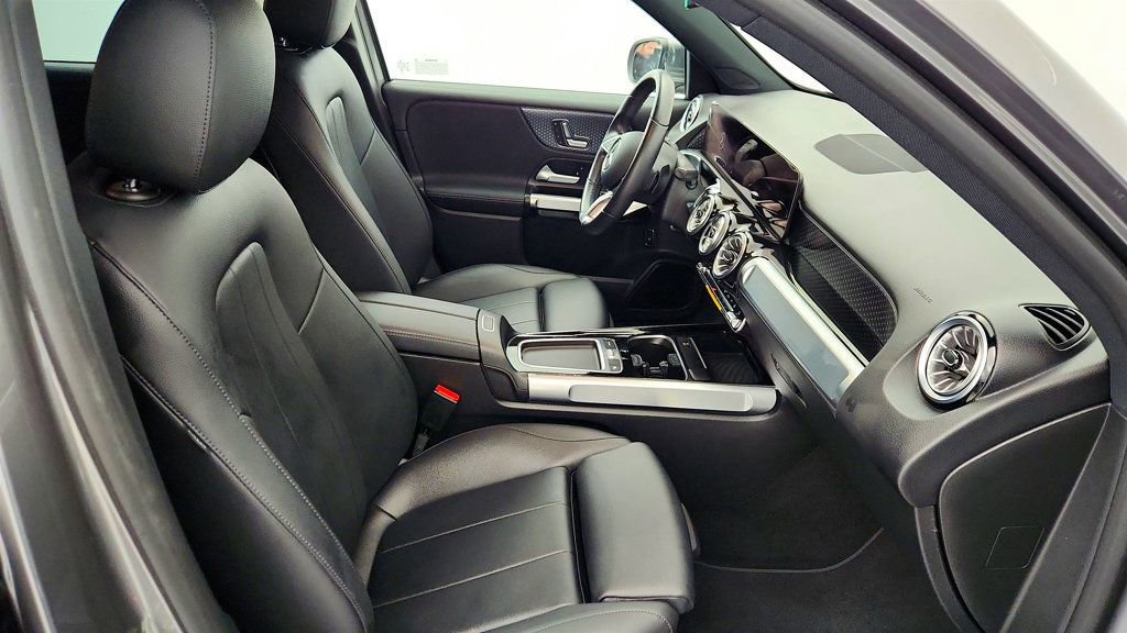 Used 2024 Mercedes-Benz EQB 250+ image 23