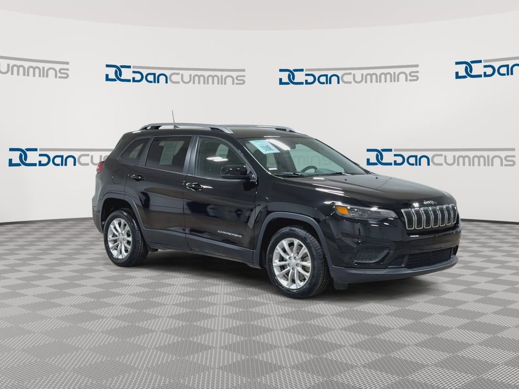 Used 2020 Jeep Cherokee Latitude w/ Cold Weather Group image 2