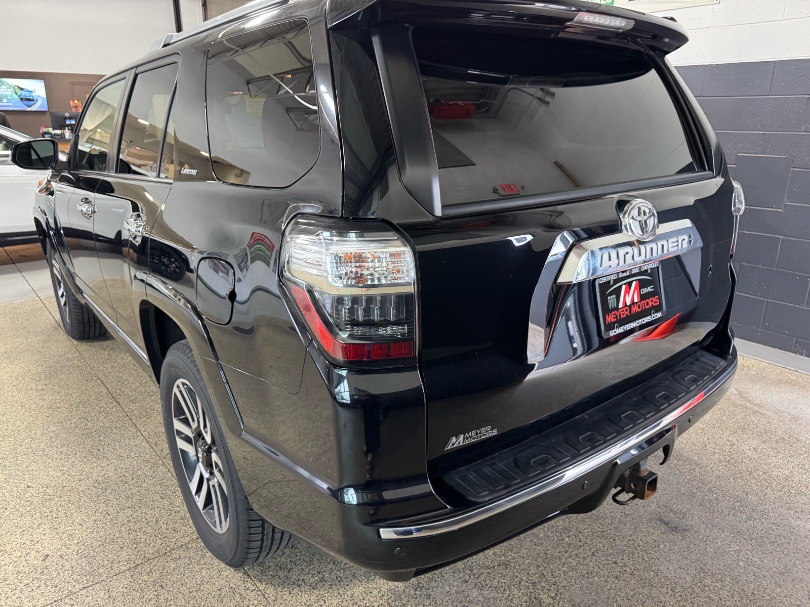 Used 2017 Toyota 4Runner Limited AWD/4WD image 7