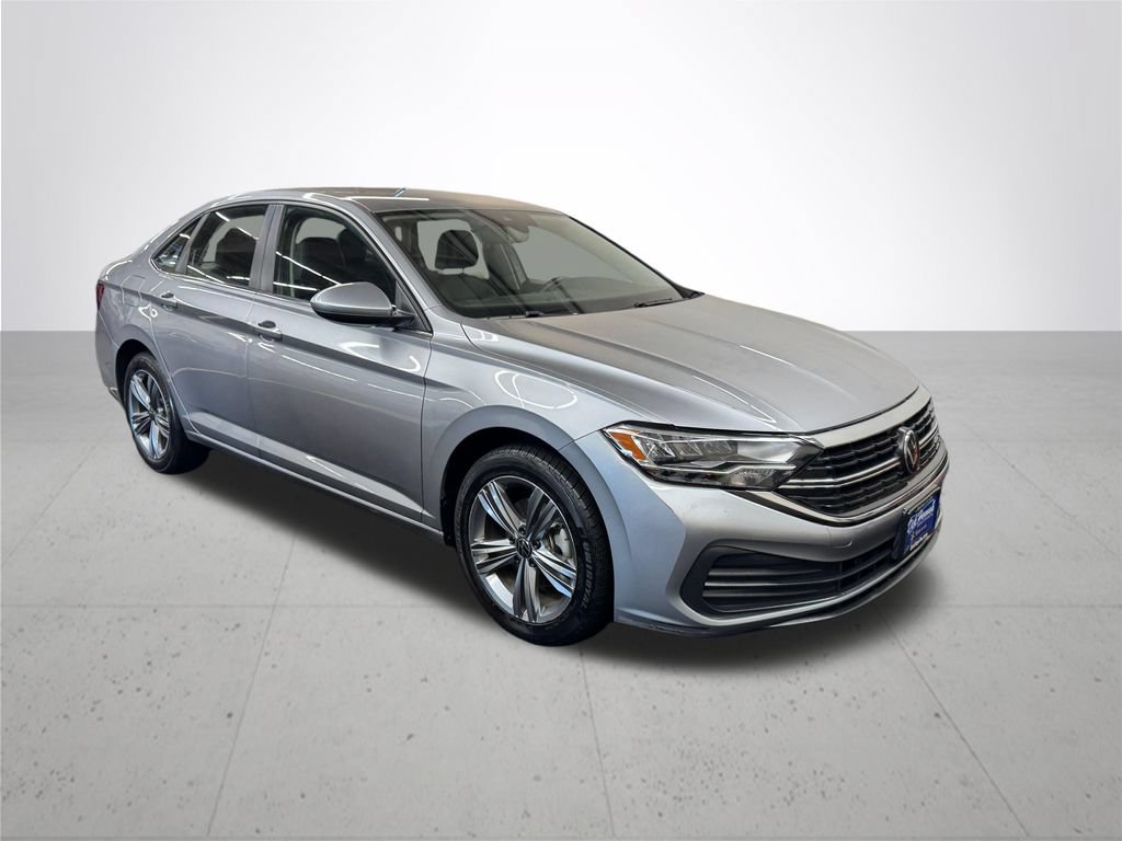 Used 2024 Volkswagen Jetta SE FWD image 9