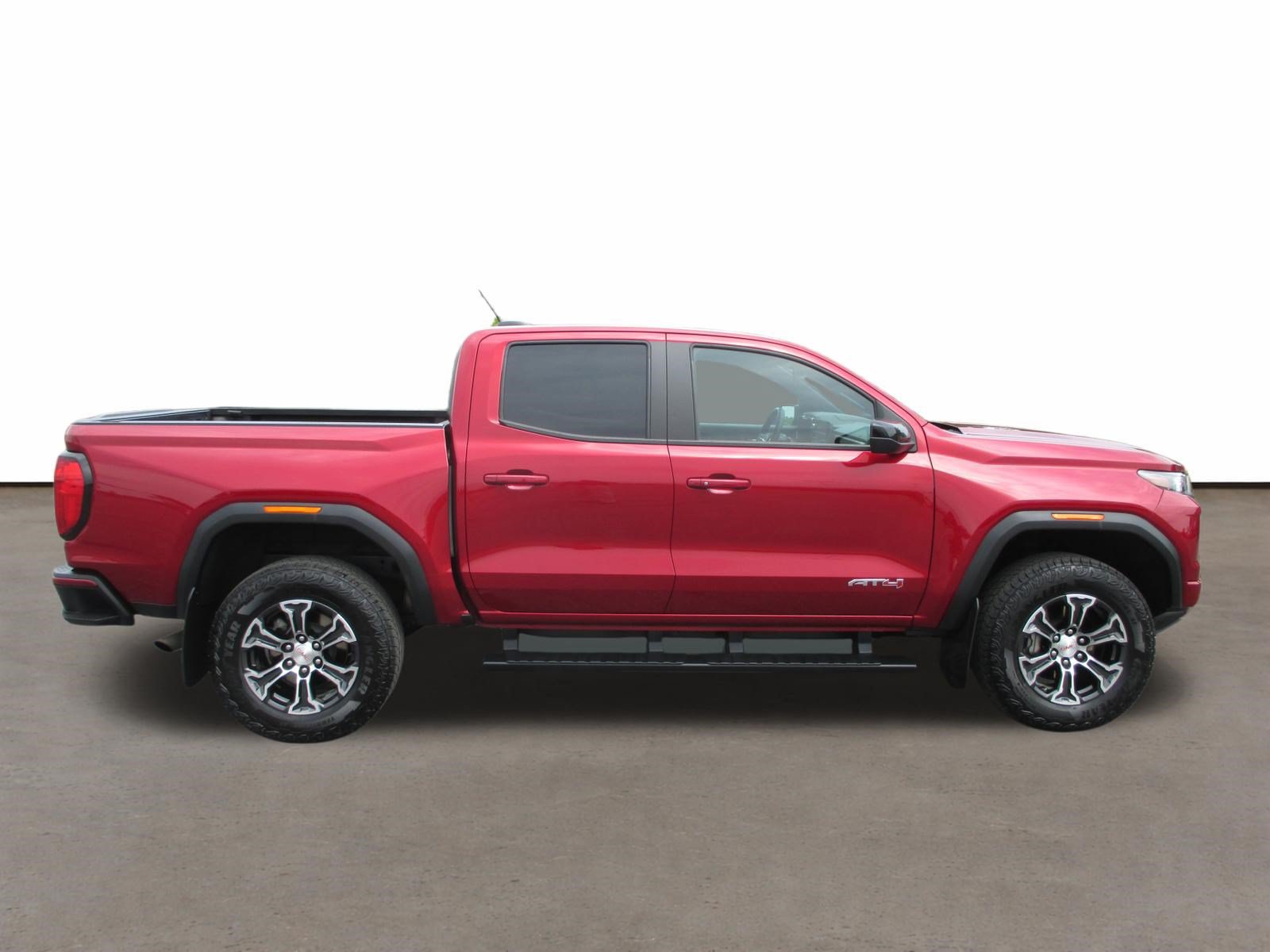 Used 2023 GMC Canyon AT4 w/ AT4 Premium Package AWD/4WD image 2