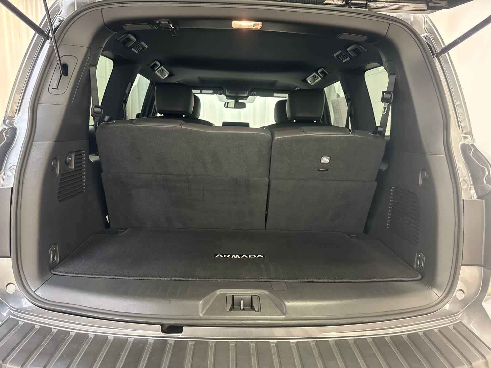 Certified 2024 Nissan Armada SL w/ Midnight Edition Package image 22