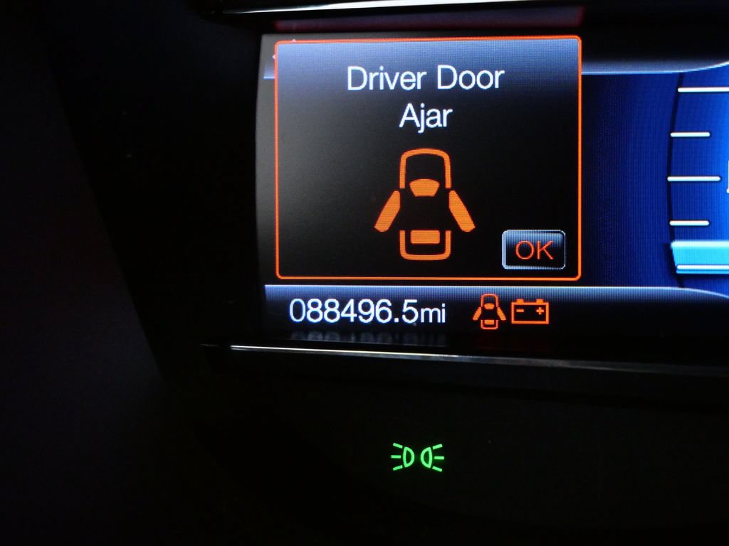 Used 2018 Ford Explorer Sport w/ Equipment Group 401A AWD/4WD image 25