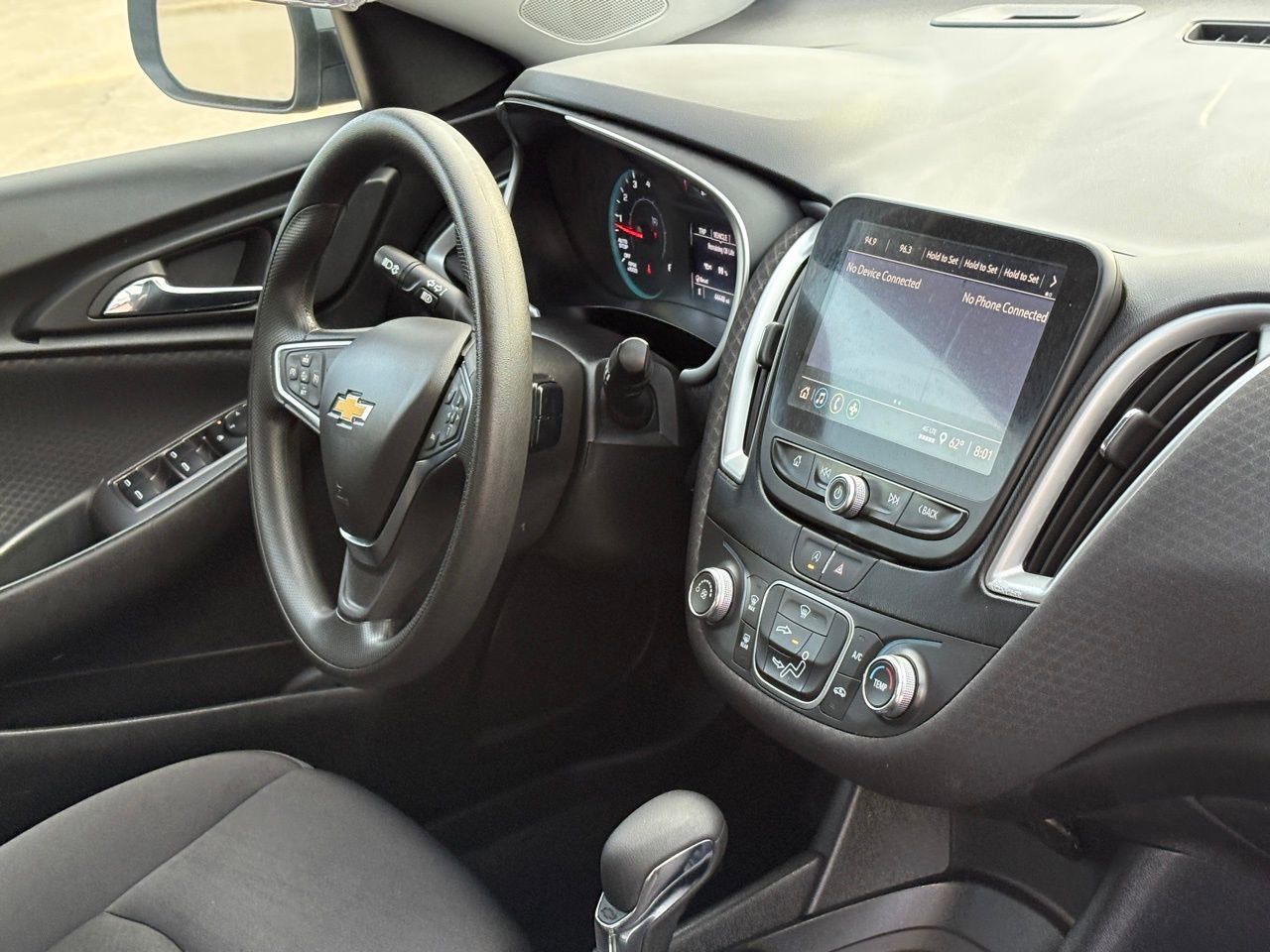 Used 2025 Chevrolet Malibu LS image 35