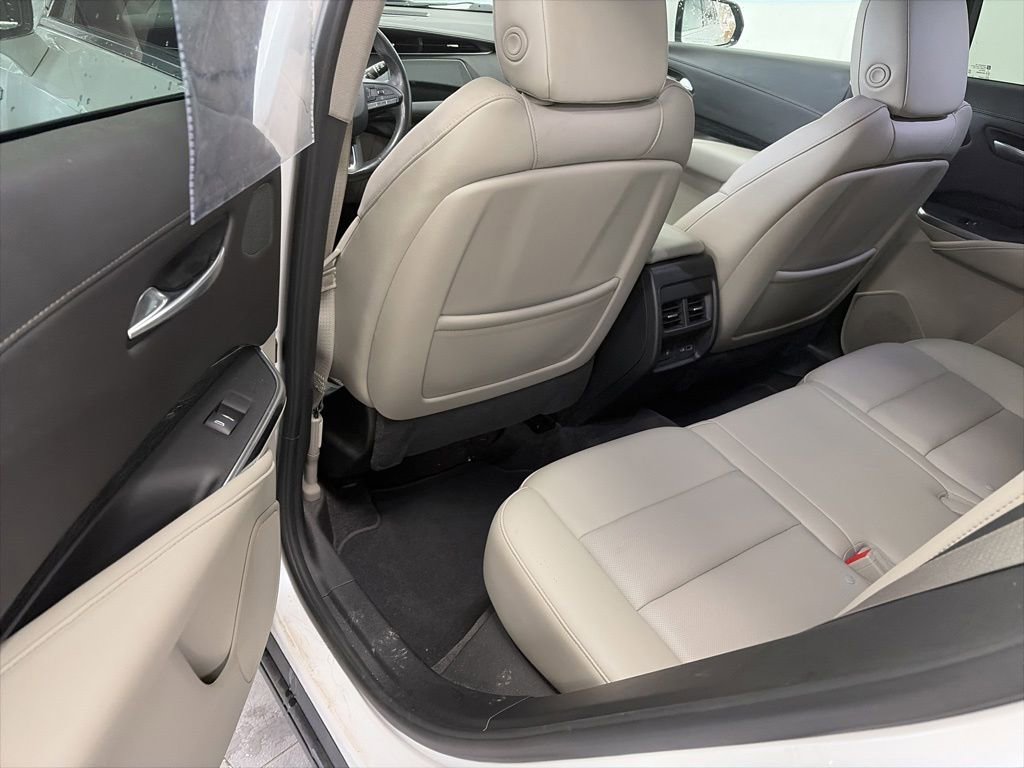 Used 2023 Cadillac XT4 Premium Luxury AWD/4WD image 13