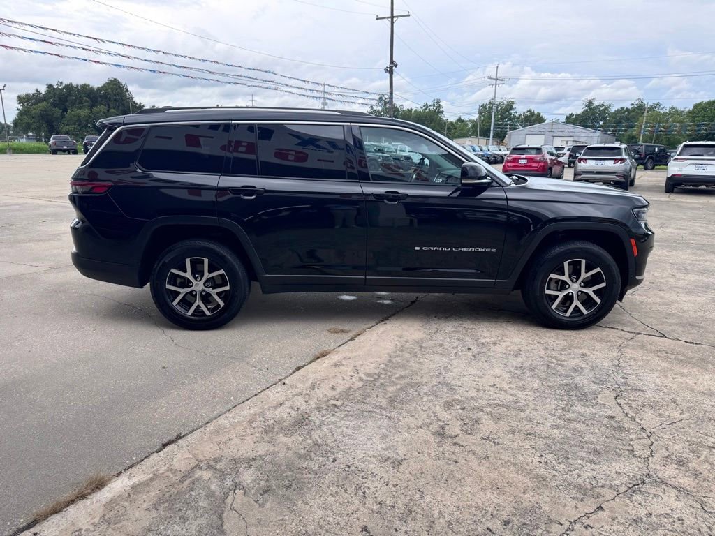 Used 2023 Jeep Grand Cherokee L Limited AWD/4WD image 7