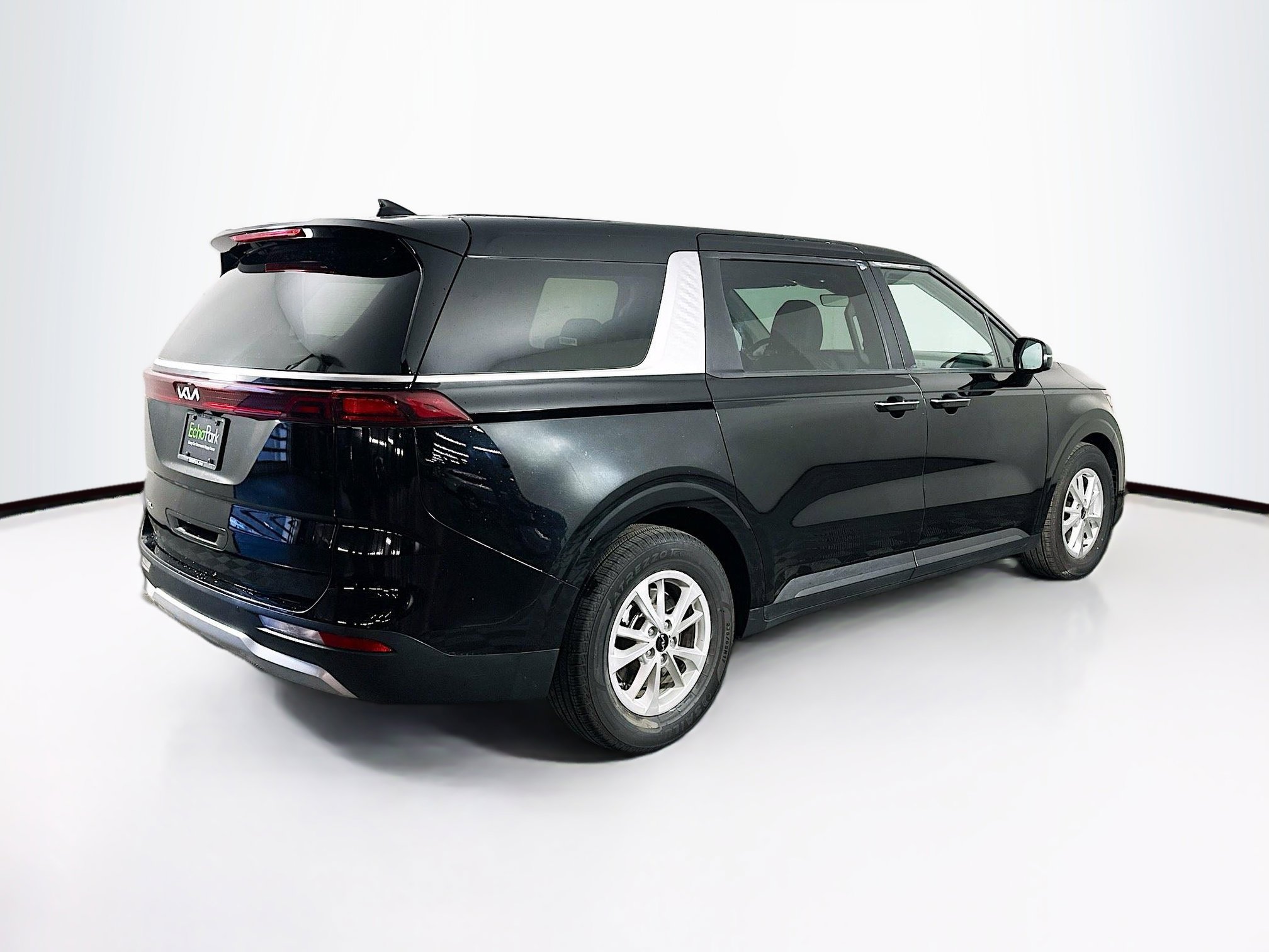 Used 2024 Kia Carnival LX image 9