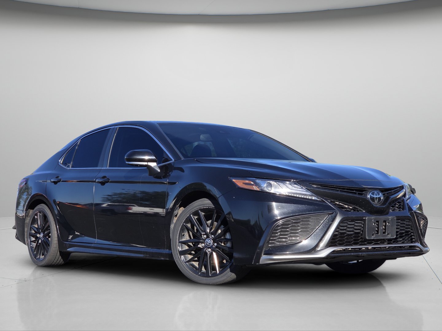 Used 2023 Toyota Camry XSE w/ Cold Weather Package AWD/4WD image 2