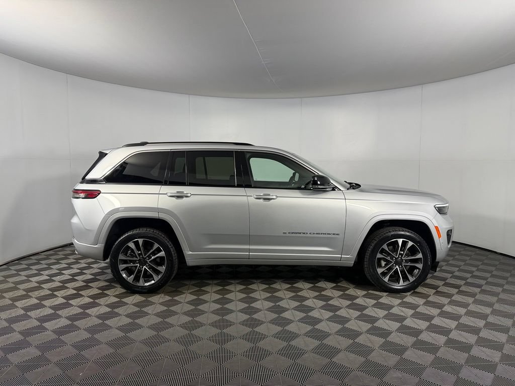 Certified 2023 Jeep Grand Cherokee Overland AWD/4WD image 6