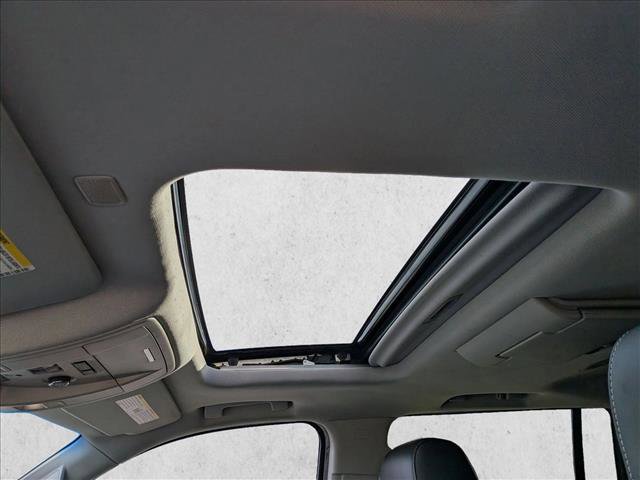 Used 2017 Chevrolet Suburban LT image 18