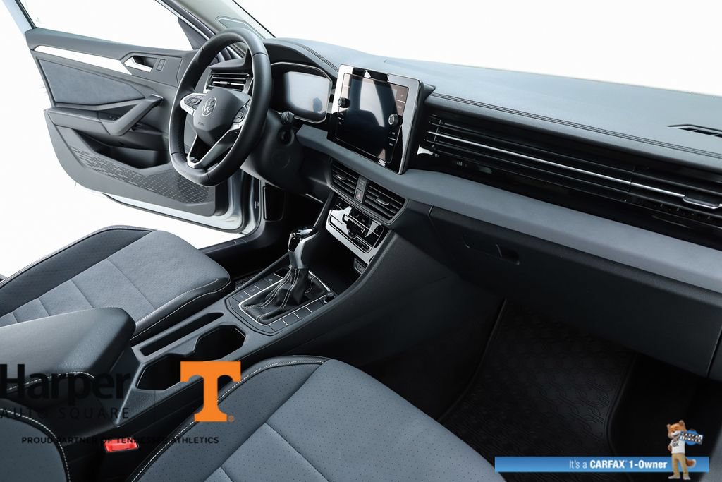 Used 2025 Volkswagen Jetta SE w/ Sunroof Package FWD image 69