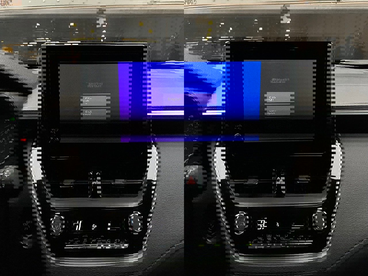 Used 2024 Toyota Corolla Cross SE image 24