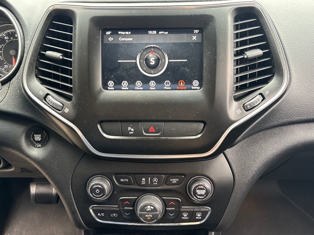 Used 2020 Jeep Cherokee Latitude Plus image 23