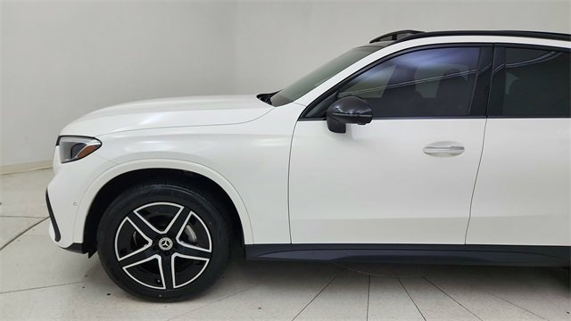 Used 2024 Mercedes-Benz GLC 300 4MATIC w/ AMG Line image 9
