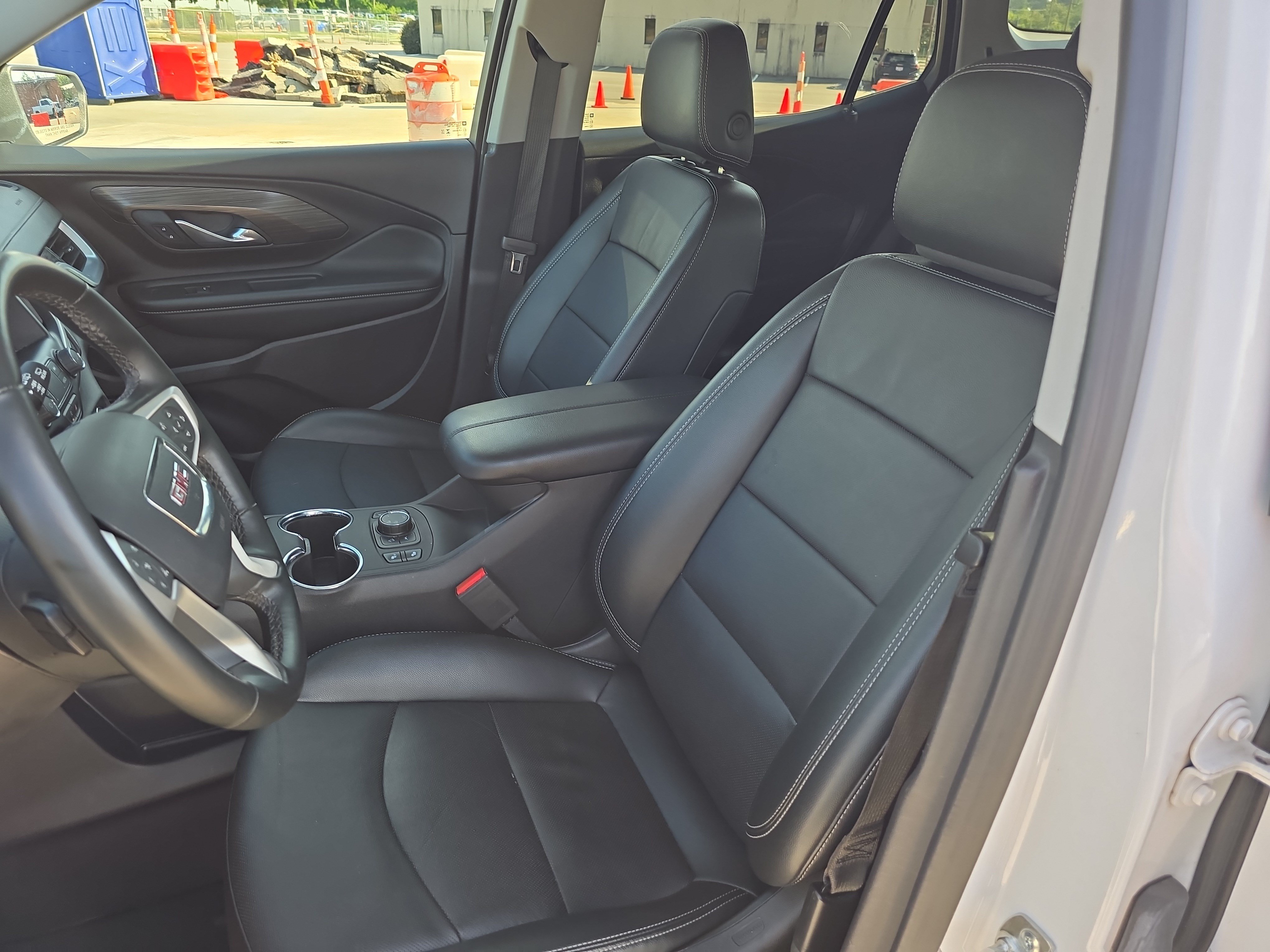 Used 2024 GMC Terrain SLT AWD/4WD image 15