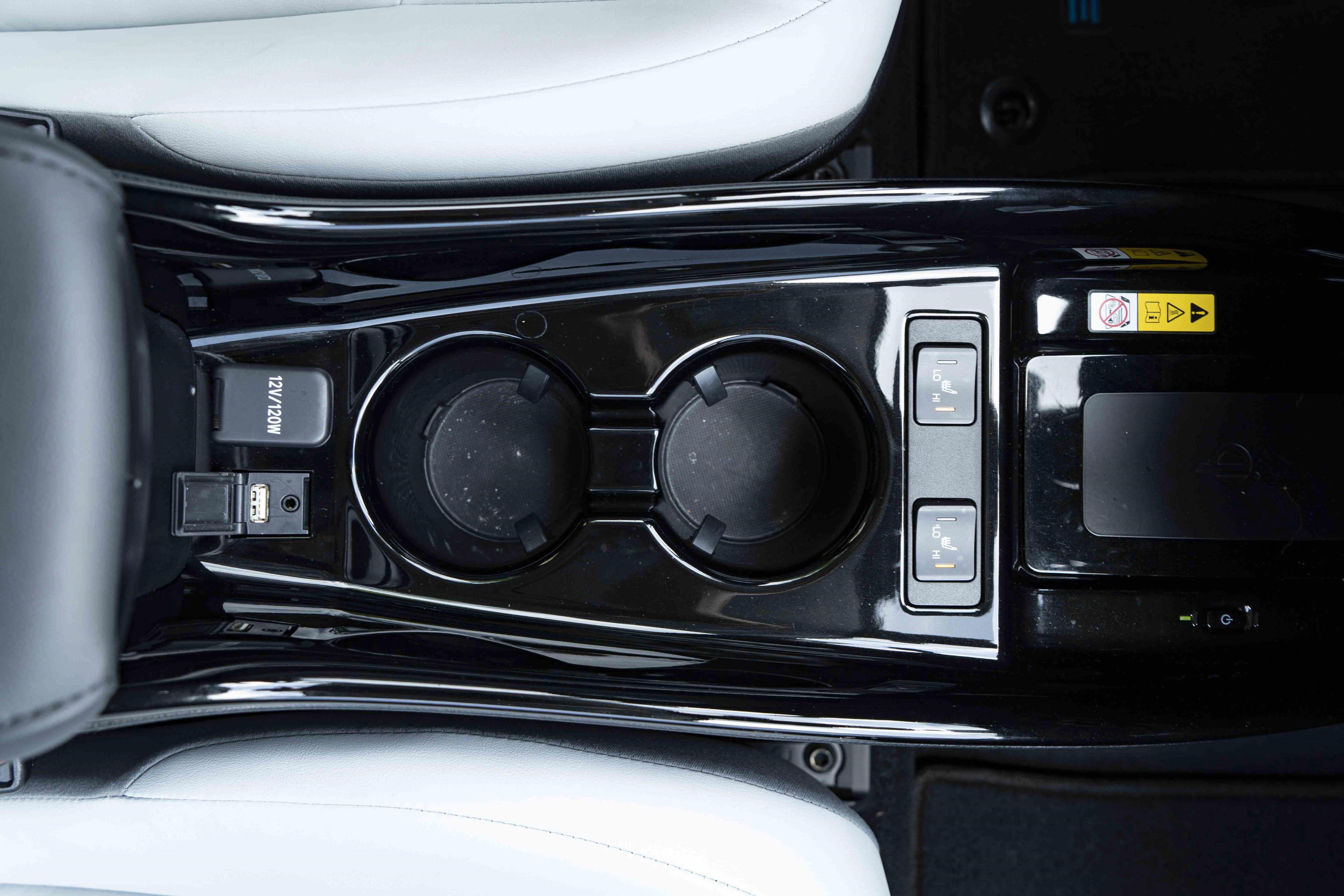 Used 2022 Toyota Prius Prime XLE image 28