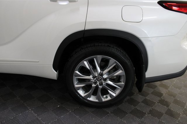 Used 2020 Toyota Highlander Limited image 10