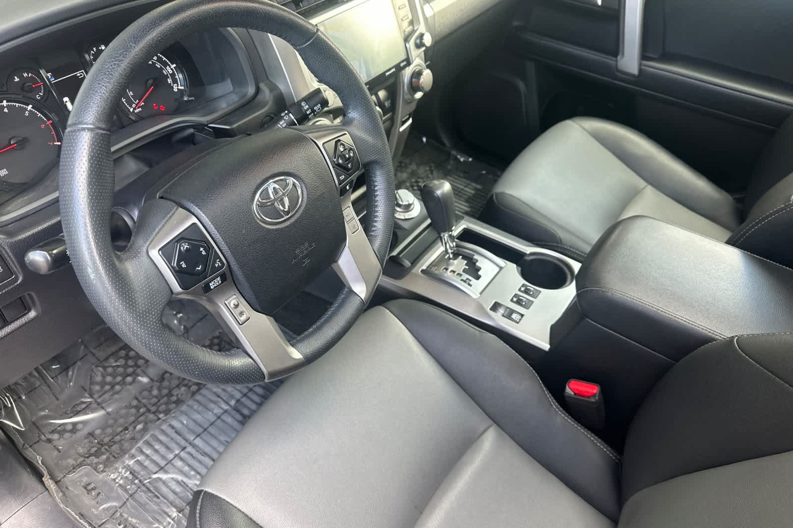 Used 2021 Toyota 4Runner SR5 Premium w/ Moonroof Package AWD/4WD image 11