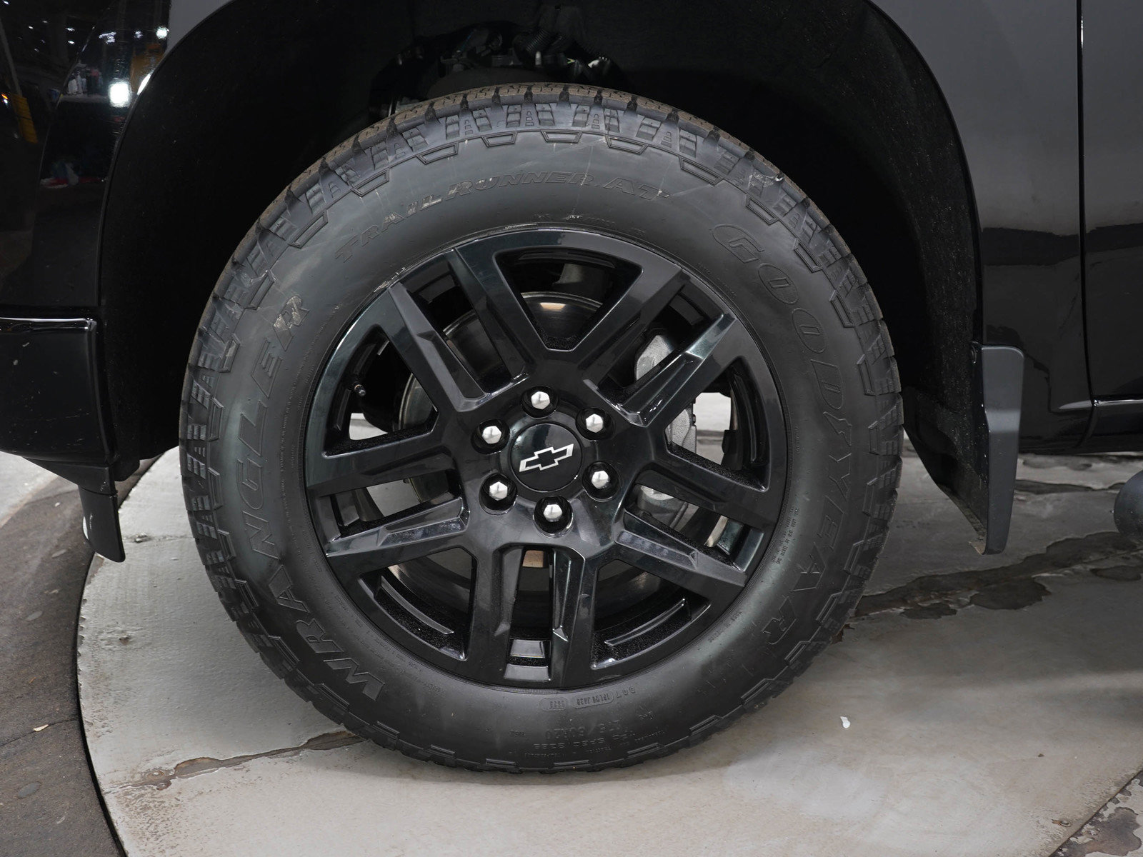 Used 2024 Chevrolet Silverado 1500 Custom w/ Turbomax Blackout Package image 27