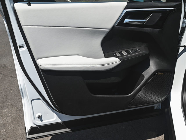 New 2025 Mitsubishi Outlander SE image 8