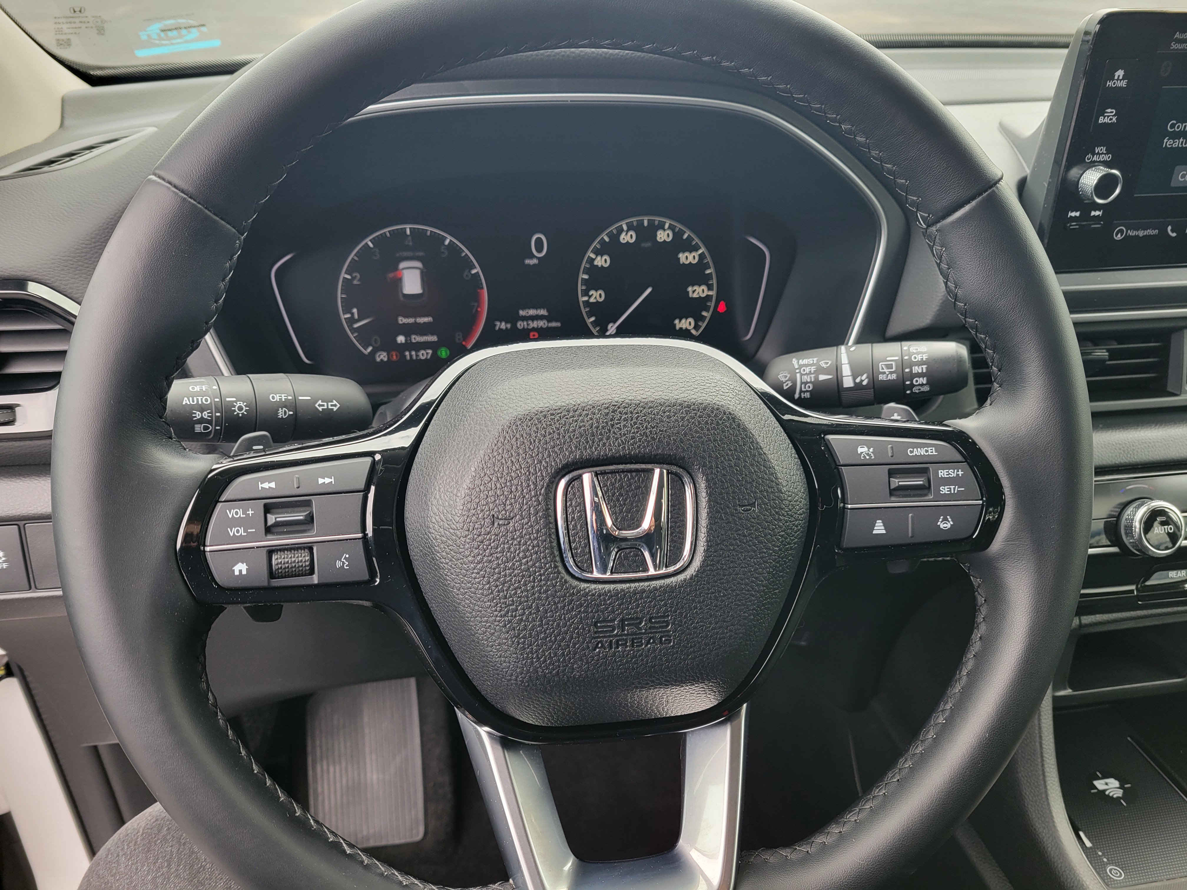Used 2024 Honda Pilot Touring image 15