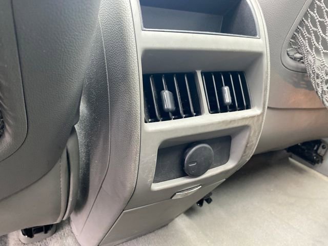 Used 2010 Cadillac SRX Luxury image 19