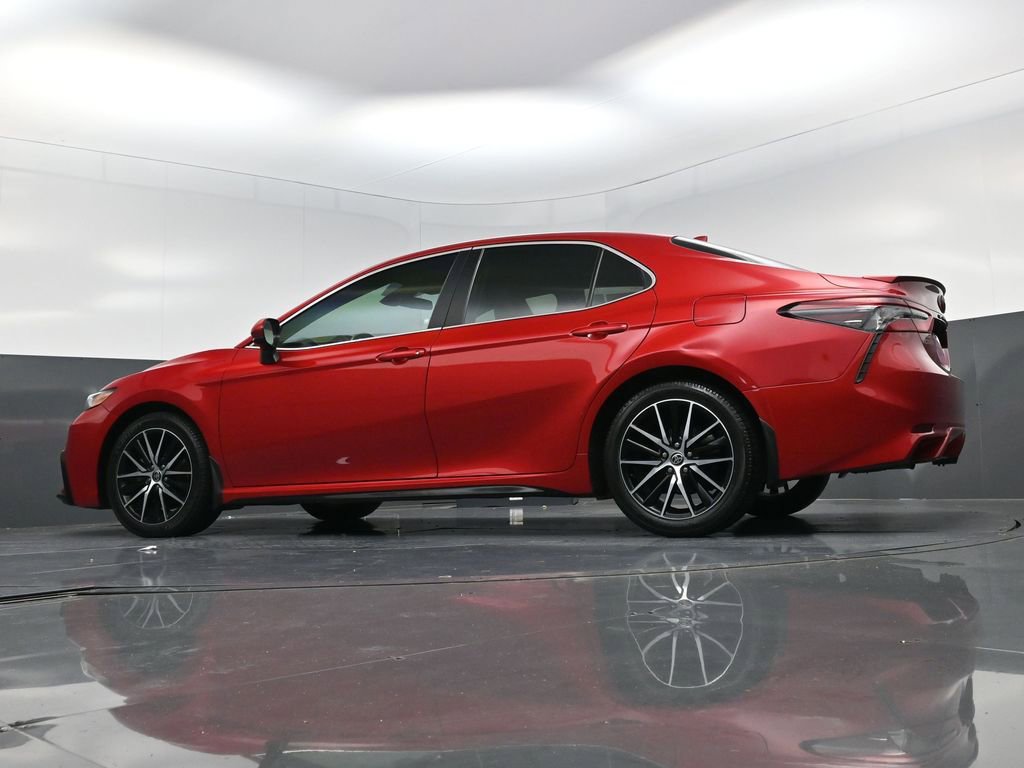 Used 2021 Toyota Camry SE image 19