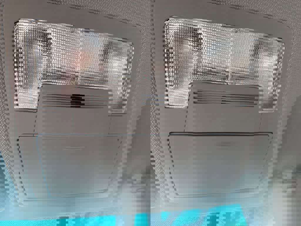 Used 2017 Toyota Camry LE image 18