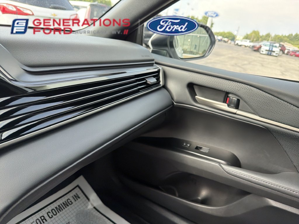 Used 2025 Toyota Camry XSE FWD image 26
