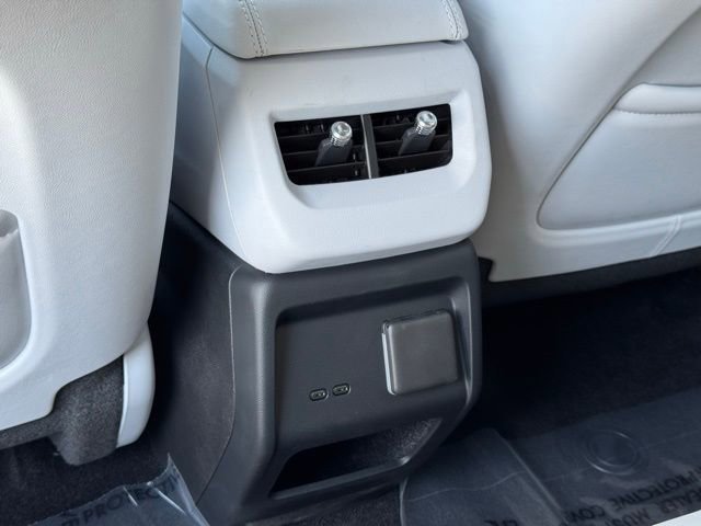 New 2025 Cadillac Optiq Luxury 1 image 33