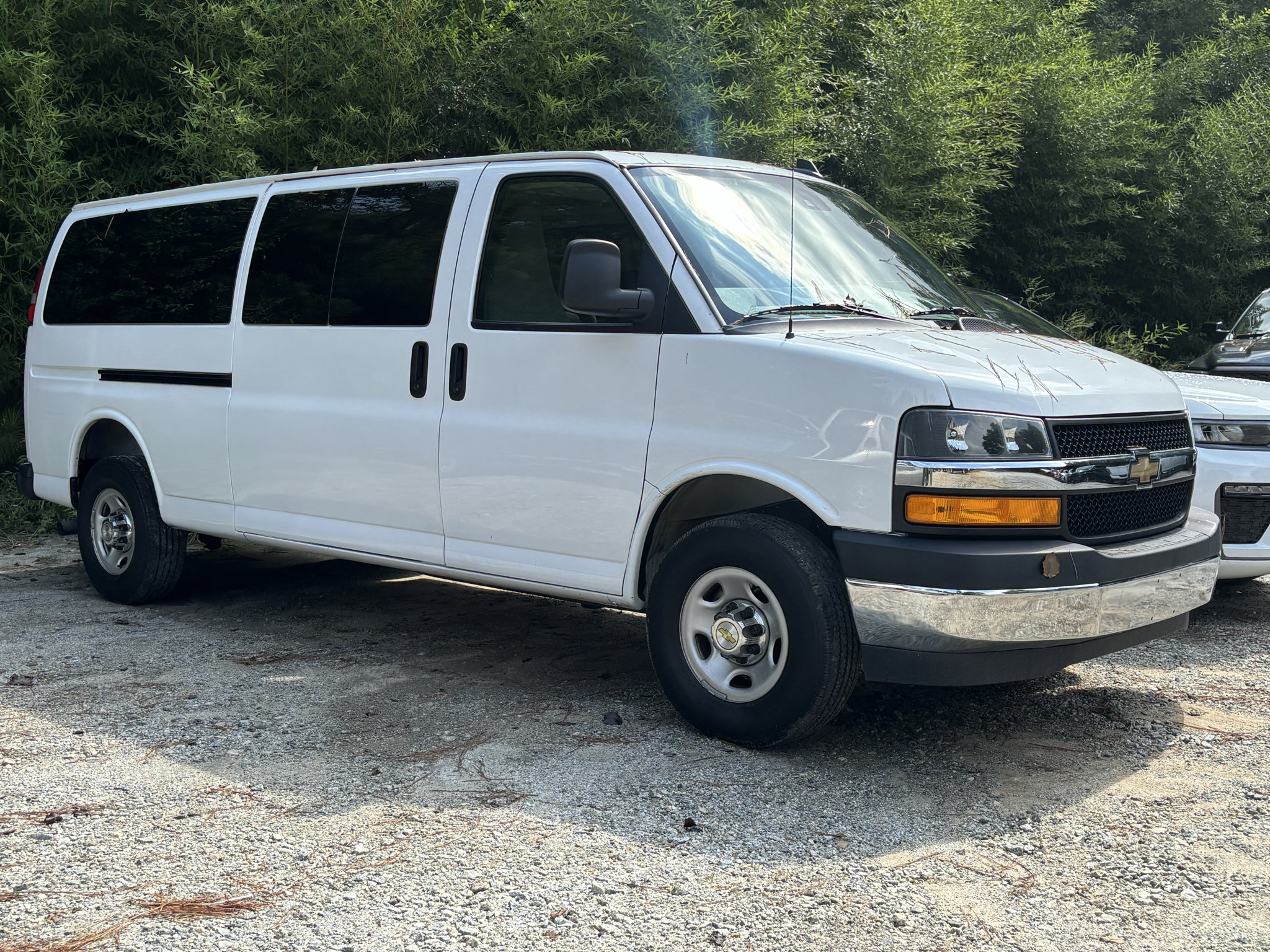 Used 2024 Chevrolet Express 3500 LT w/ LT Preferred Equipment Group RWD image 3