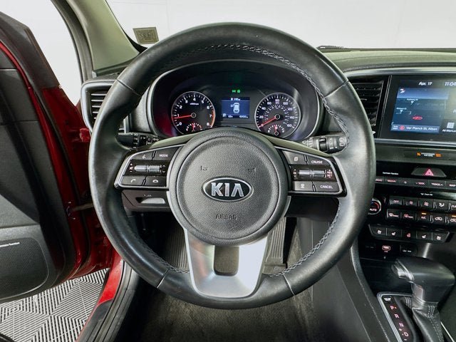 Certified 2022 Kia Sportage EX w/ EX Technology Package AWD/4WD image 11