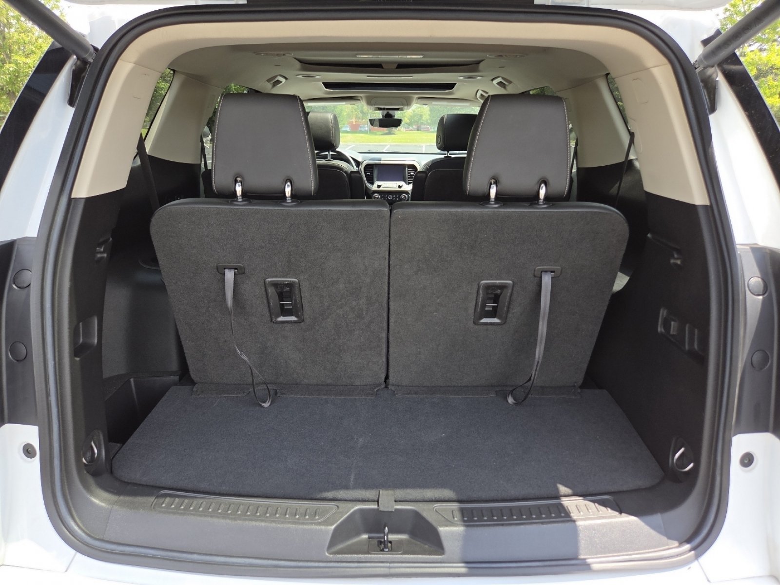 Used 2023 GMC Acadia Denali w/ Denali Technology Package FWD image 27