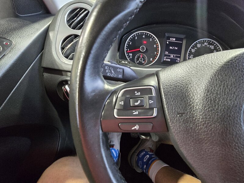 Used 2014 Volkswagen Tiguan S FWD image 13