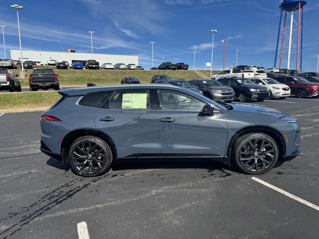 New 2025 Toyota Crown Signia image 2