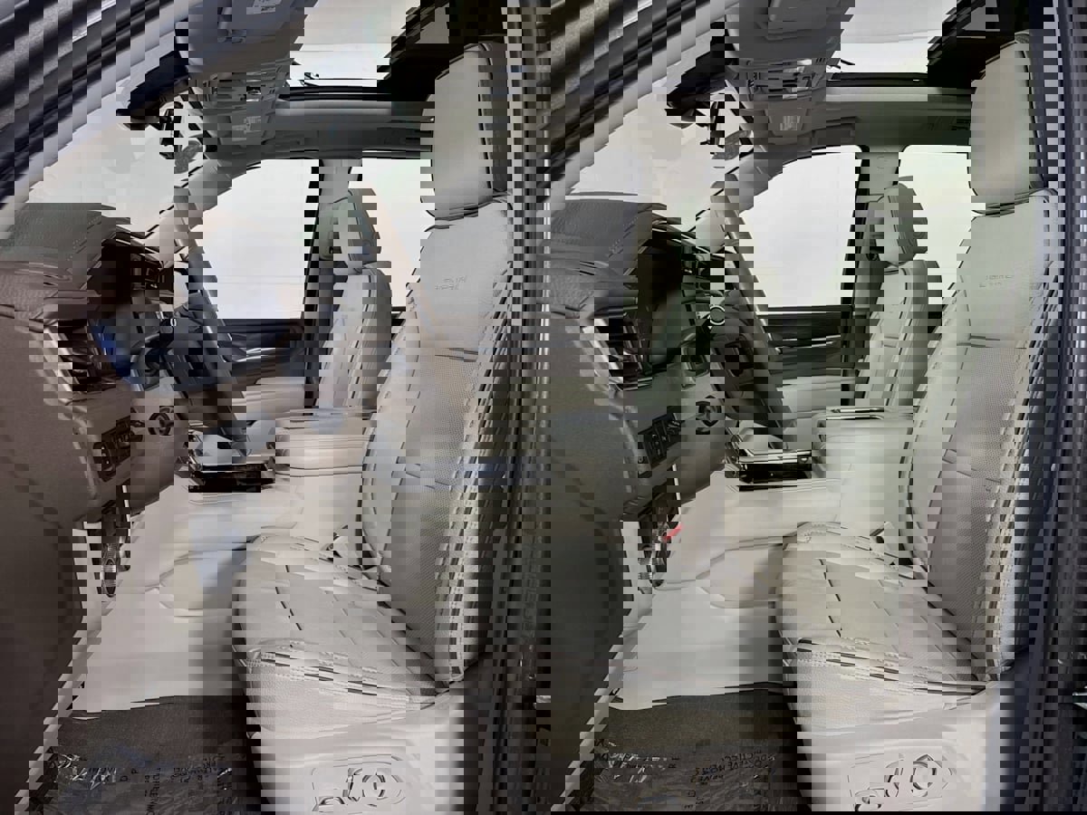 Used 2021 GMC Yukon Denali w/ Denali Premium Package image 28