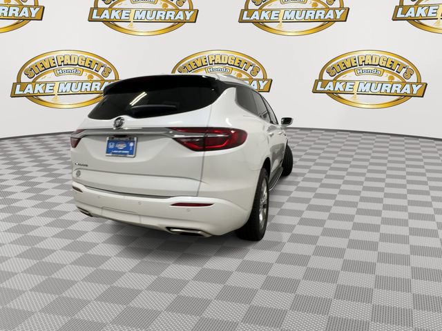 Used 2020 Buick Enclave Avenir w/ Avenir Technology Package FWD image 2
