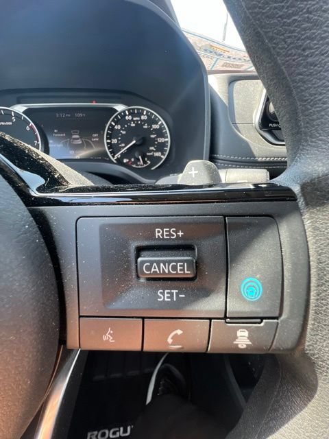 Used 2023 Nissan Rogue SV FWD image 12