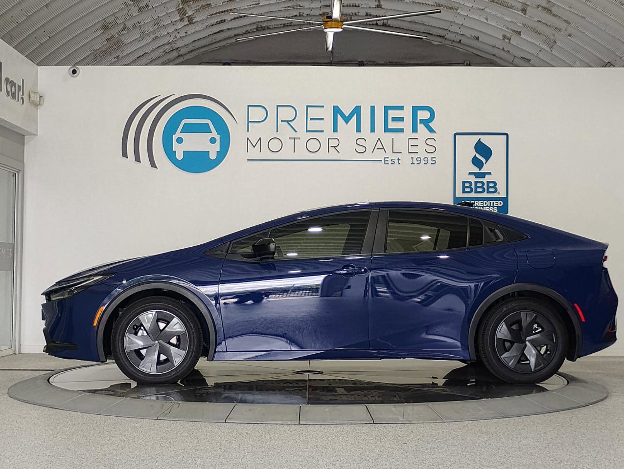 Used 2026 Toyota Prius LE FWD image 3