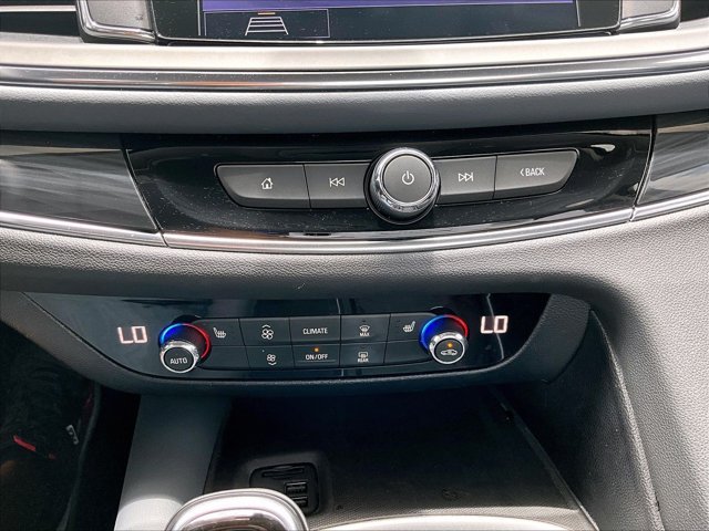 Used 2020 Buick Enclave Essence w/ Sport Touring Edition FWD image 24